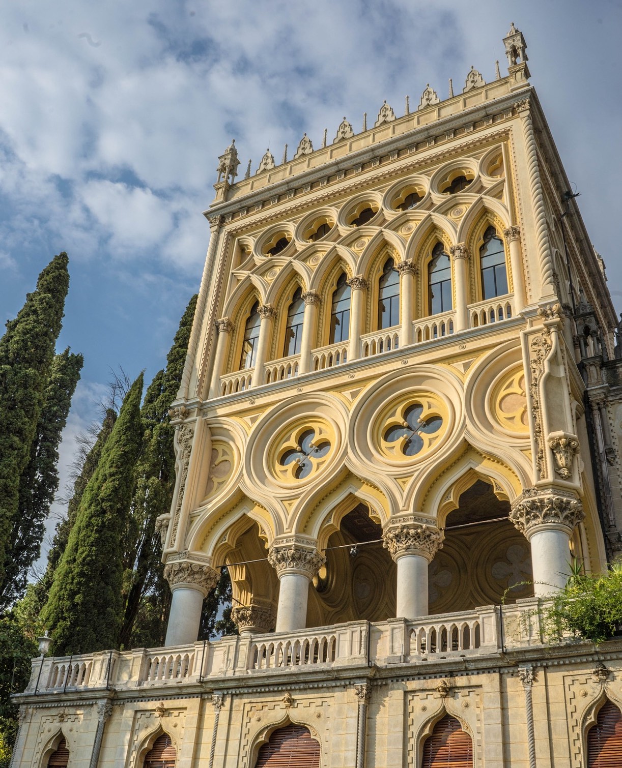https://www.nikkiandomeed.com/wp-content/uploads/2025/06/isola-del-garda-tower-cropped.jpg